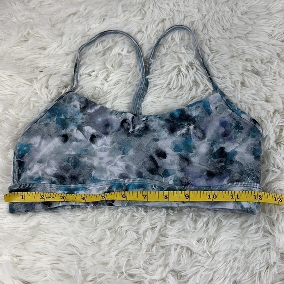 🔥$SALE$🔥Lululemon Flow Y Bra Nulu *Light Support, A–C Cups Kaleidofloral Multi - Picture 2 of 4